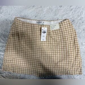 NWT Abercrombie & Fitch Beige Checkered Skirt
